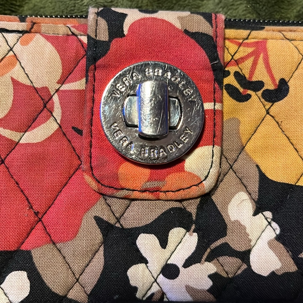 Vera Bradley wallet - Picture 2 of 6